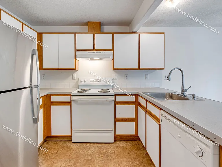13738 NE Glisan St #3 — Photo 12