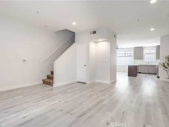 18347 Saticoy St Unit 28, Reseda, CA 91335