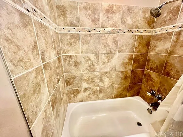 6500 Lakewood Dr — Photo 3