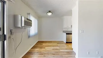 425 N Hobart Blvd — Photo 23