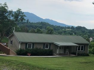 404 Baileys Pond Rd, Dryden, VA 24243