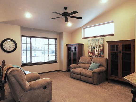 5th image of 610 Saint Gregory St
