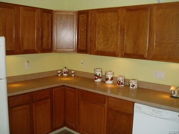 3rd image of 823 Herman Ave