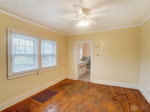 4th image of 119 Oaklawn Ave