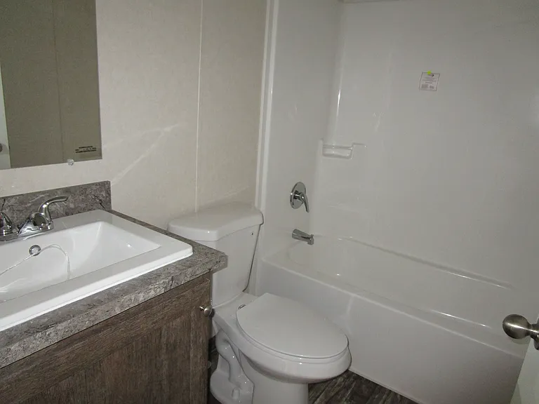 Colonial Oaks — Photo 12