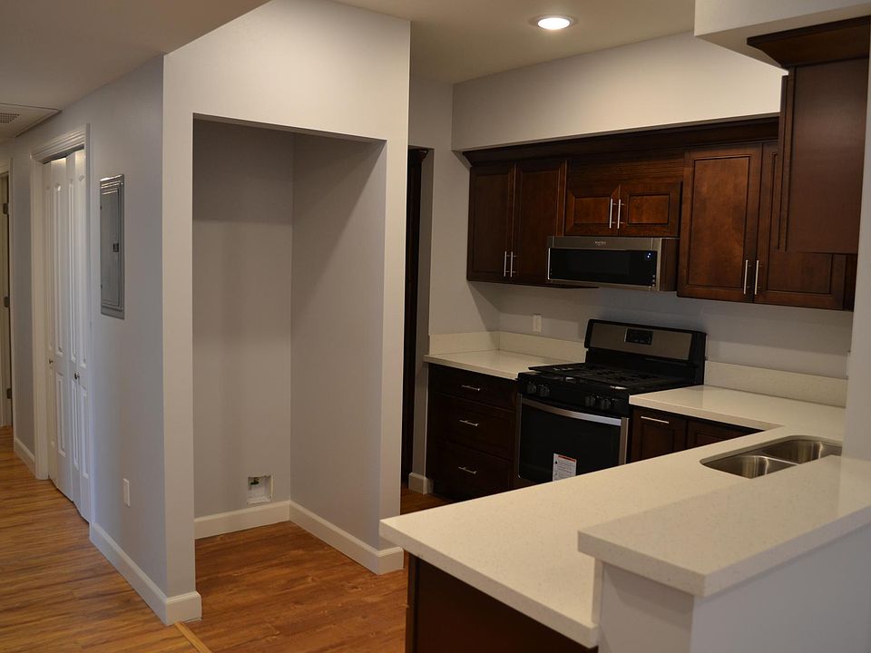 1st image of 6718 Sylmar Ave #3