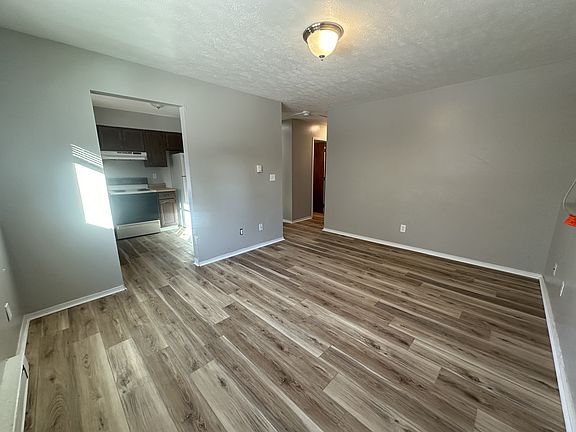 2nd image of 6078 Boxwood Dr APT 2