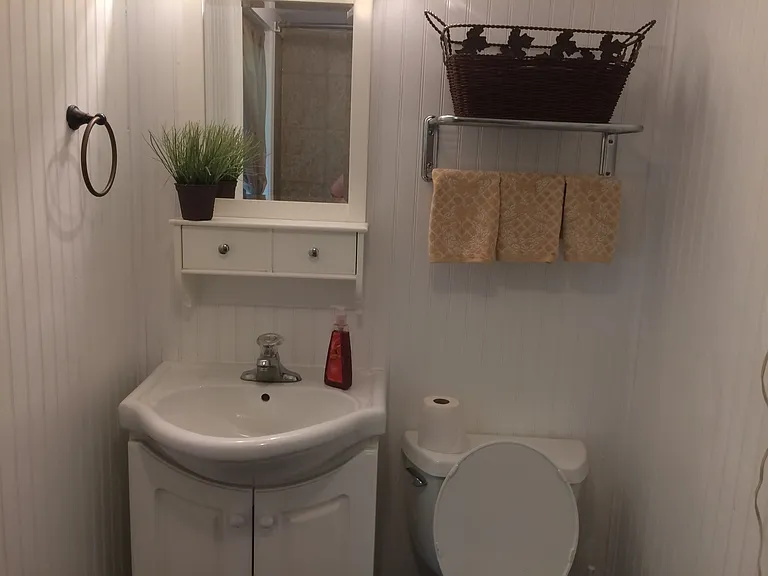 718 Three Oaks Rd — Photo 14