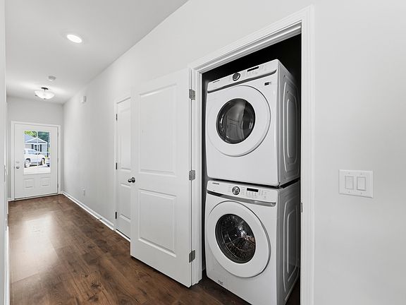 4th image of 1307 Warrens Way