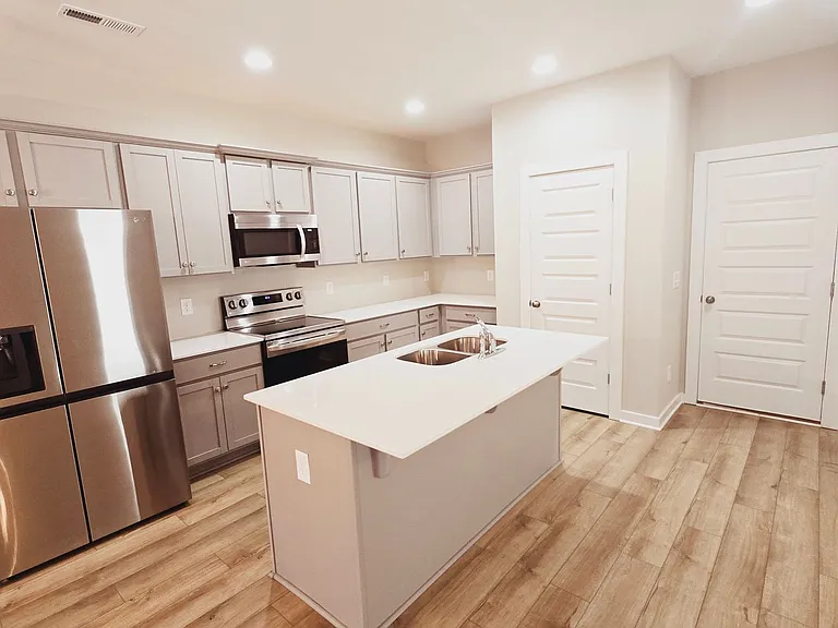 2122 Ellsworth Loop Rd — Photo 8