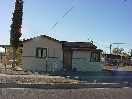 2nd image of 823 7th St