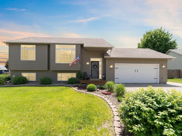 1417 S Lakota Ave, Brandon, SD 57005