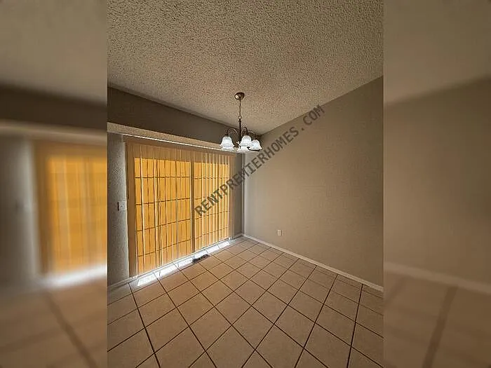 1720 SE 7th St — Photo 7