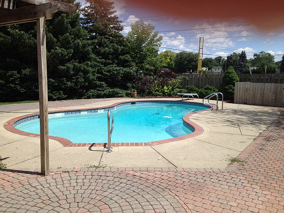 5th image of 4044 Cambrook Lane