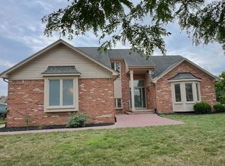 2042 Forest Mead Dr, Sterling Heights, MI 48314