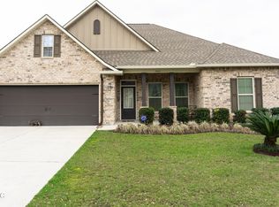 7485 Saints Cir, Ocean Springs, MS 39564