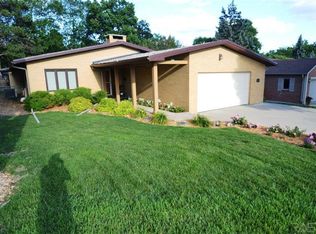 1408 S Kiwanis Ave, Sioux Falls, SD 57105