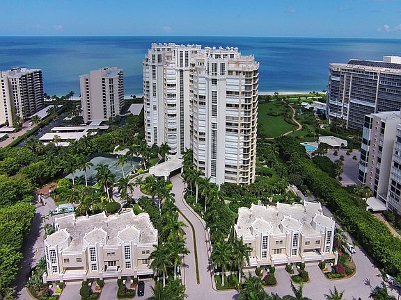 3rd image of 4021 Gulf Shore Blvd N APT V17