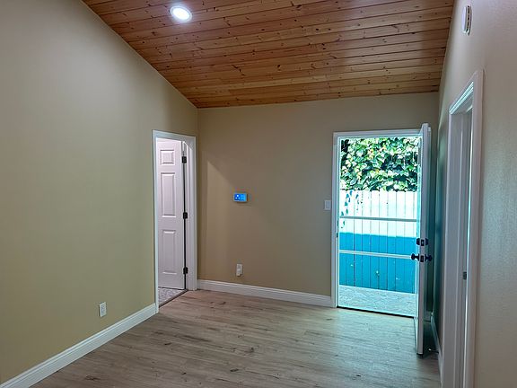 4th image of 19733 Redwing St #2