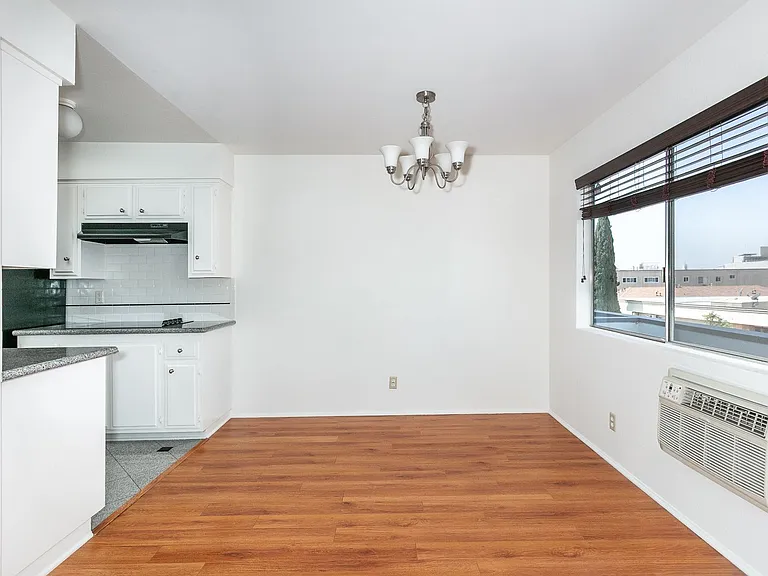 1000 S Wooster St — Photo 15