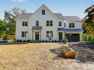301 Godfrey Rd, Fairfield, CT 06825
