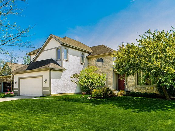 3rd image of 6111 Clubhurst Ct