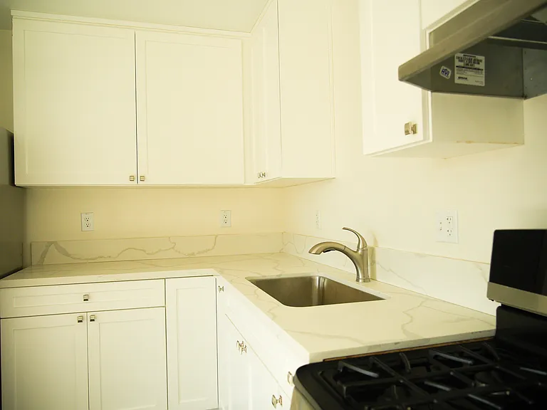 723 W F St #723 — Photo 16