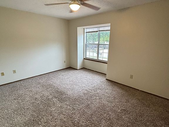 4th image of 223 Joe St #1