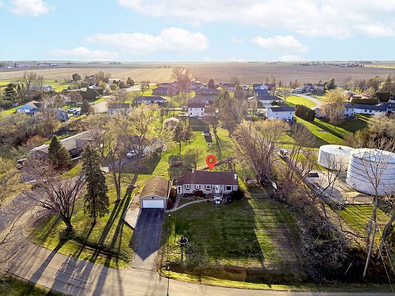 4th image of 152 Holiday Dr