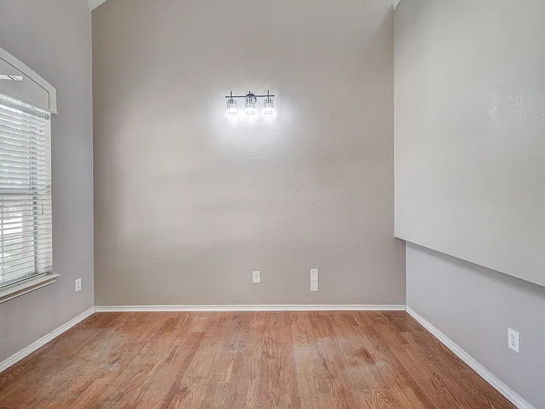 7081 Chinquapin Dr — Photo 4