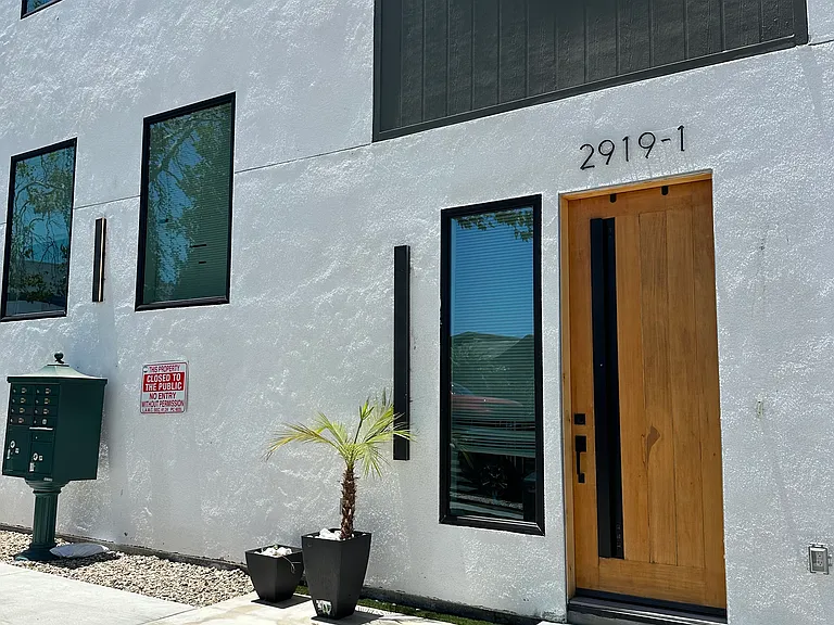 2919 S Burnside Ave #1 — Photo 49