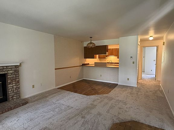 3rd image of 1601 W Swallow Rd APT 5F