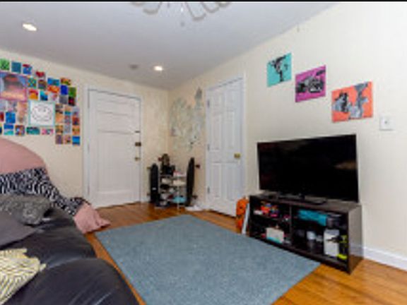 5th image of 78 Egmont St #13