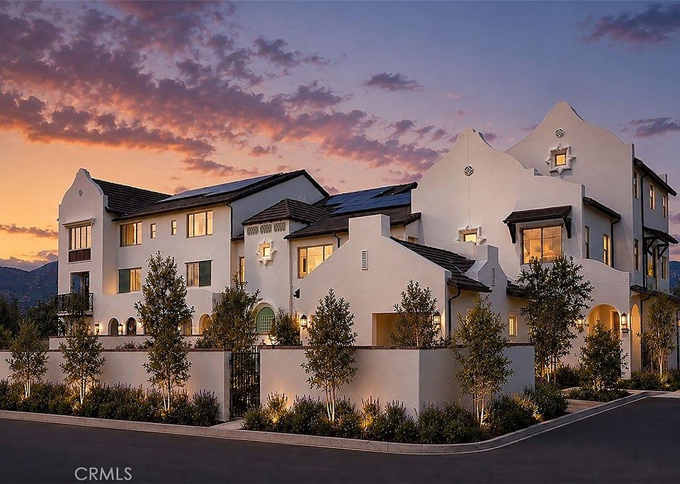 1st image of 909 Estrella Rd