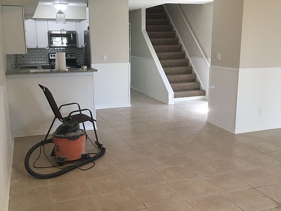 5th image of 215 Arricola Ave