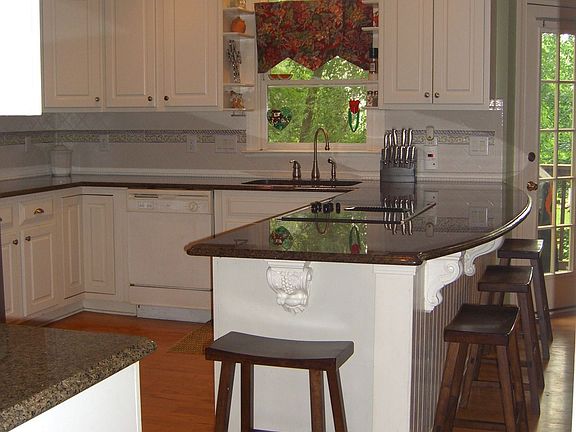 Kitchen Granite Countertops with seating area