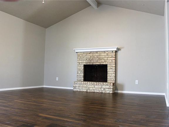 4th image of 6000 Holiday Ln