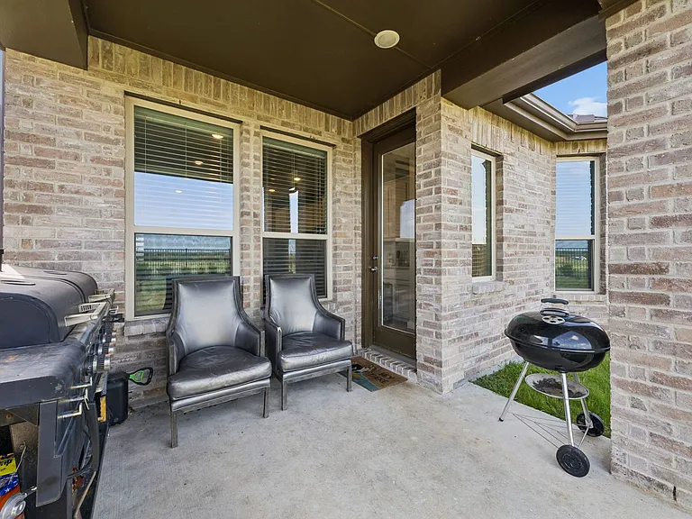 2321 Green River Rd — Photo 26
