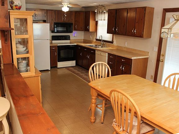 3rd image of 16 Wallum Lake Rd