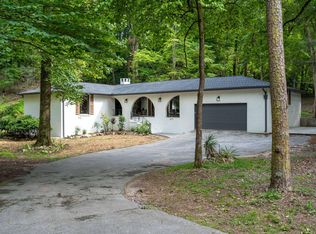 1910 Clematis Dr, Hixson, TN 37343