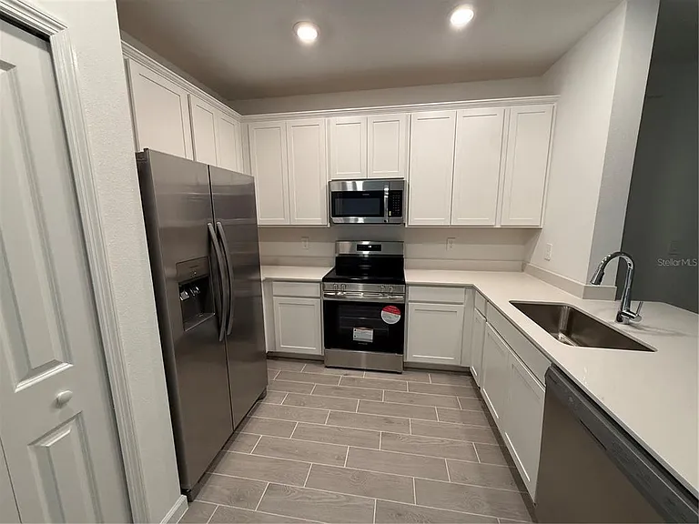 3674 SE 37th Ct — Photo 3