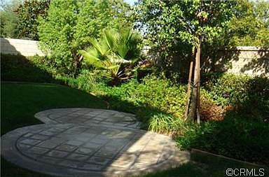 3rd image of 7275 Banyan Ct