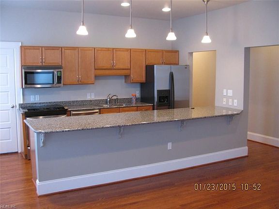 3rd image of 448 Dinwiddie St APT 202