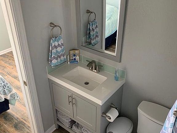 5th image of 102 Dolphin Ln