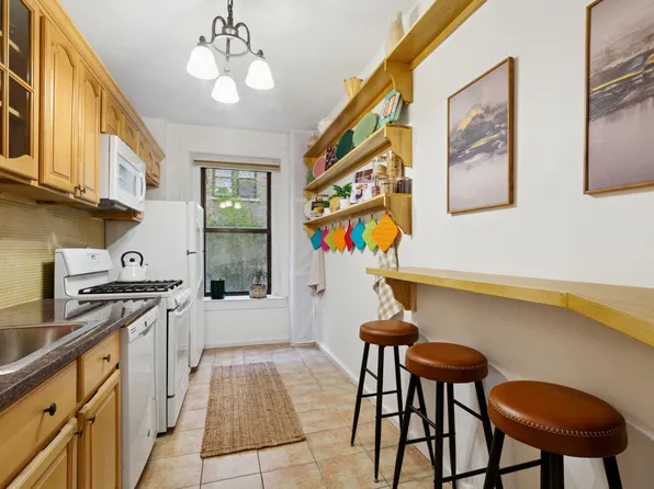 870 West 181st Street 2A image 3 of 8