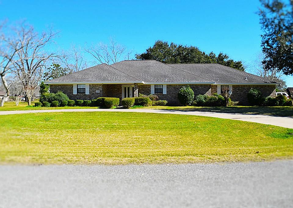 1st image of 310 Bolling Green Dr