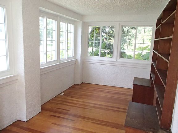 Enclosed FL room