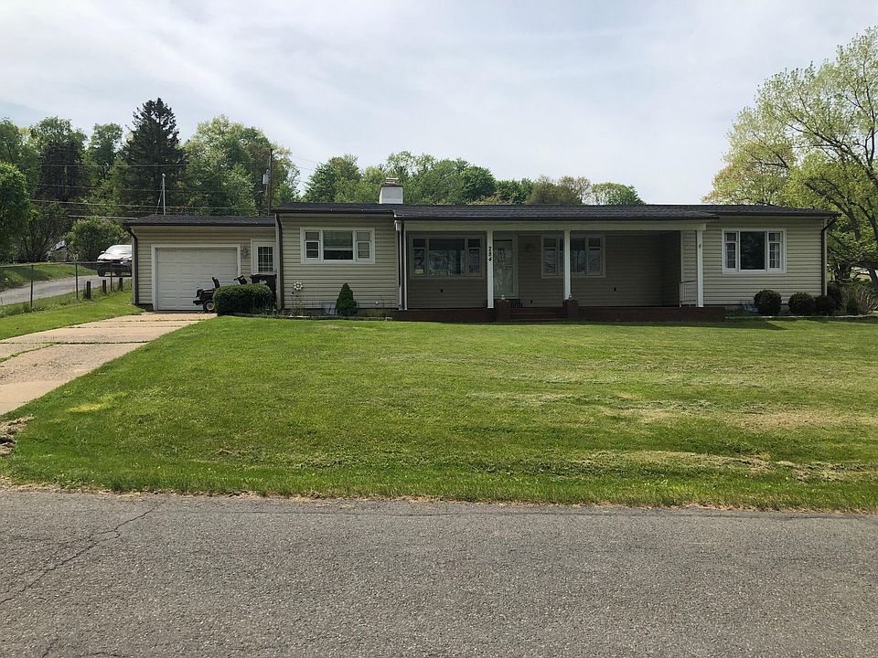 2nd image of 284 Lincoln Dr