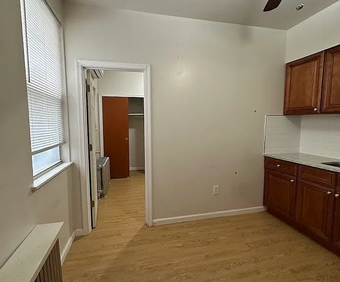 1025 Christian St #1R — Photo 3