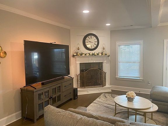 3rd image of 101 Lucas Ln